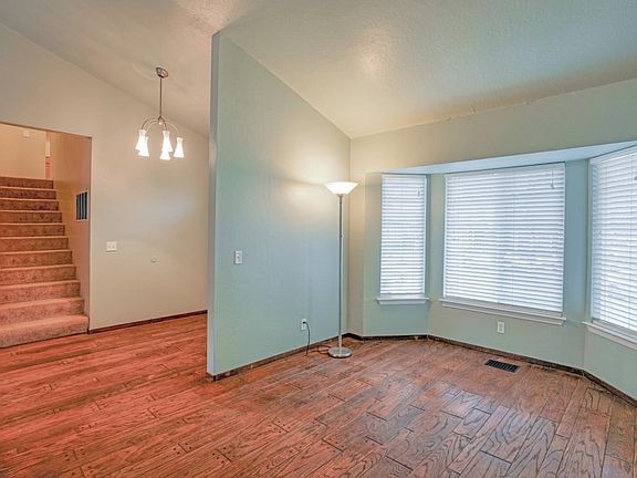4th image of 15115 Venetian Way