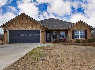 104 Turtle Point Dr, New Market, AL 35761