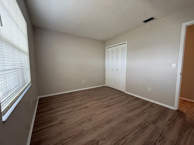 1383 Providence Blvd — Photo 13