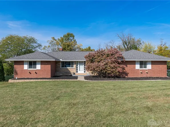 3461 Stonebridge Rd, Dayton, OH 45419