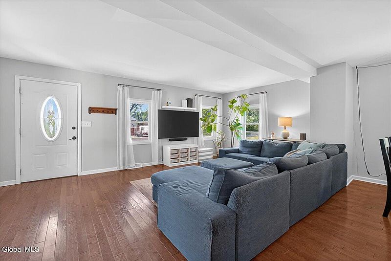 4th image of 23 Monroe Avenue