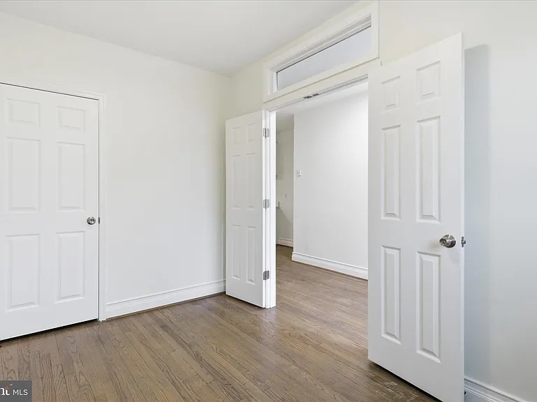 221 20th St NE #3 — Photo 3