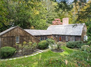 5 Wood Ln, Winchester, MA 01890