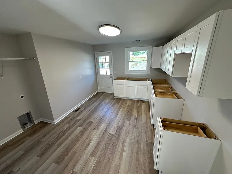 116 N Tarver Ave — Photo 2