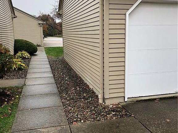 3rd image of 105 Sturbridge Dr