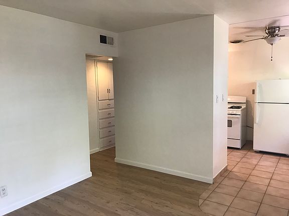 339 lIVINGROOM_05202022