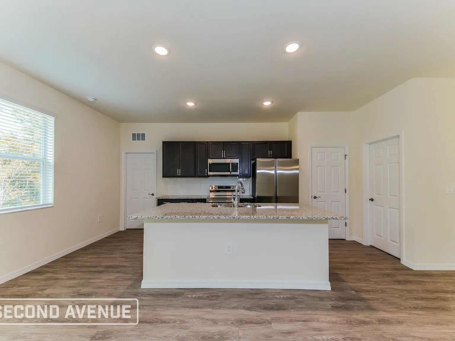 4 bed, 2.0 bath, 1760 sqft, $1,850 — Photo 4