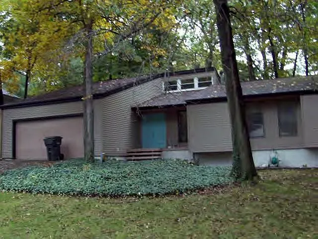 3305 Suncrest Dr photo 1