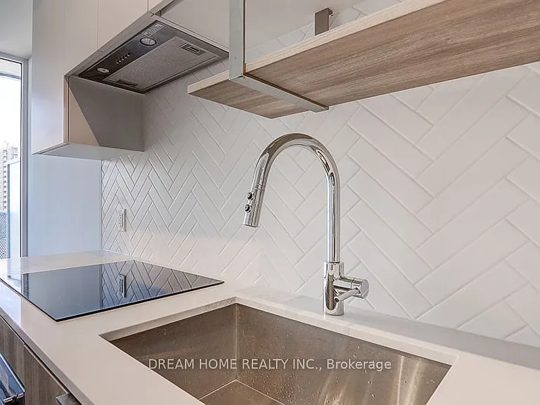 15 Holmes Ave #806 — Photo 18