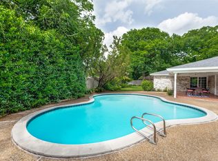 4128 Coral Cir, Benbrook, TX 76126
