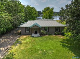 306 Willow Lake Cir, Guntersville, AL 35976