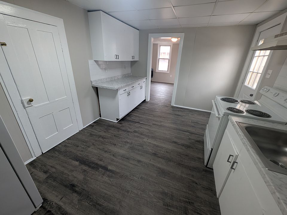 1st image of 501 Center Ave #501