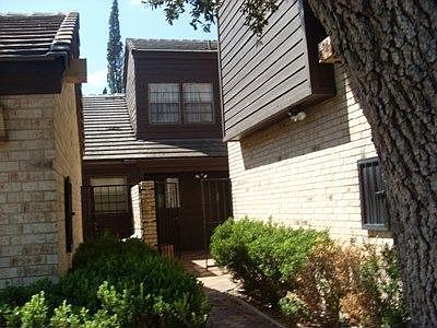 1st image of 718 Windsor Glen Dr