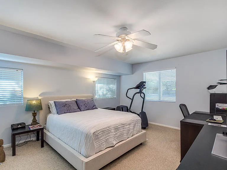 4113 E Minnezona Ave — Photo 19