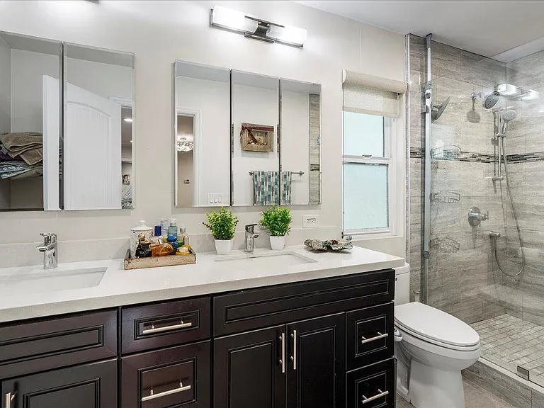1055 W McKinley Ave — Photo 4