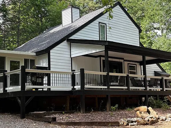 1023 McClure Dr, Hayesville, NC 28904