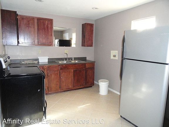 4th image of 2609 Ohio St