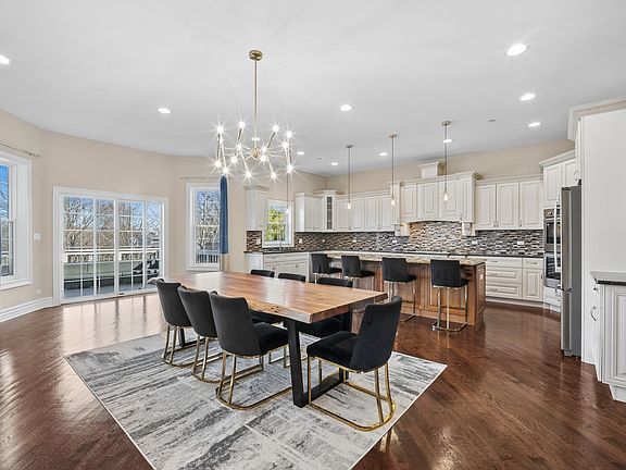 4th image of 940 Freeman Rd