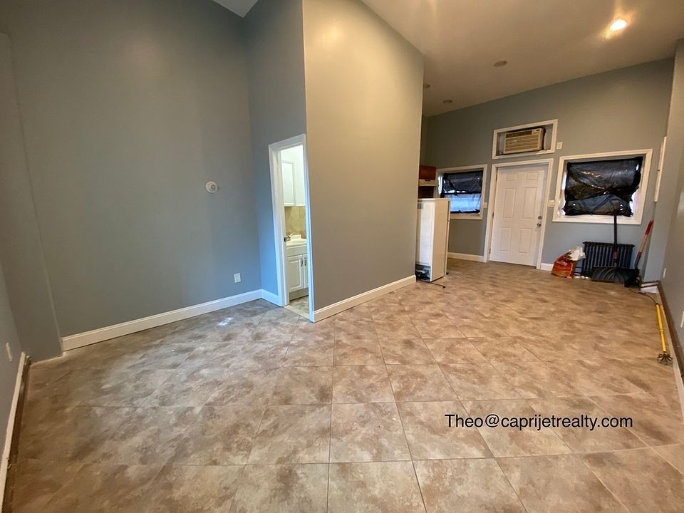 2nd image of 589 Onderdonk Ave #1F
