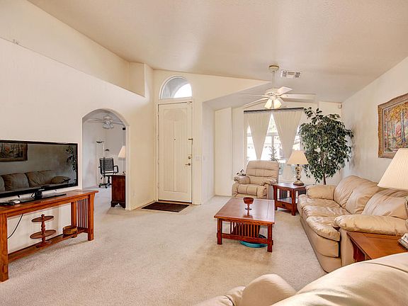 4th image of 1121 E Montoya Ln