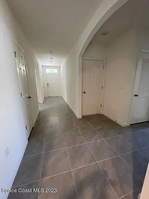 691 Londonderry Circle Southeast - 1 — Photo 3