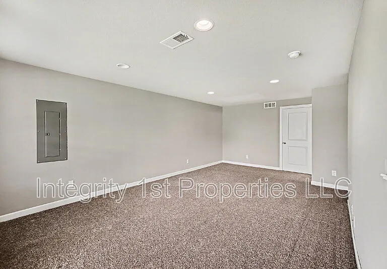 10510 Clubhouse Dr — Photo 15