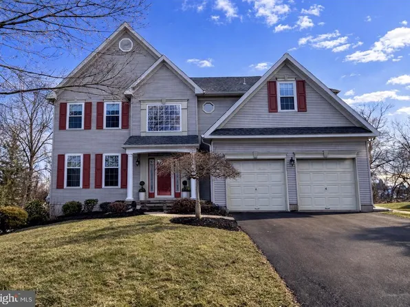 203 Cliveden Dr, Newtown, PA 18940