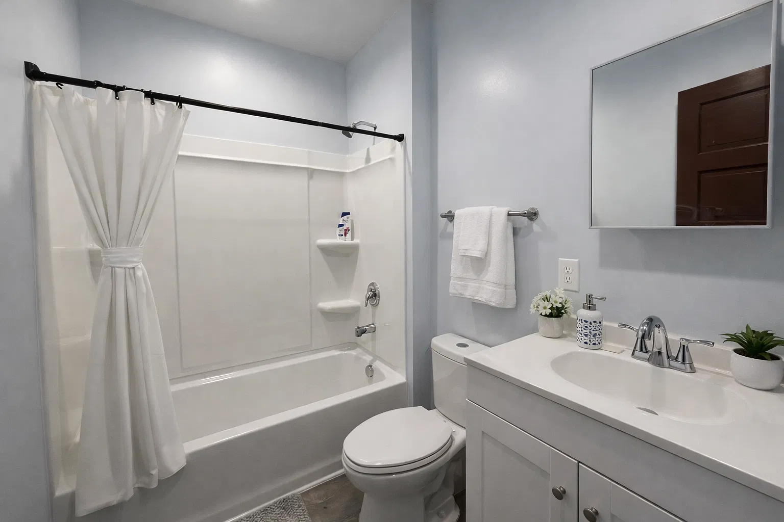 2 bed, 1700 sqft, $1,300 — Photo 3