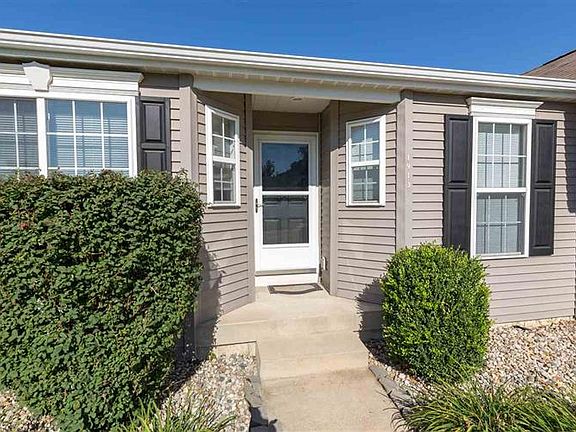 3rd image of 1913 Acadia Ln