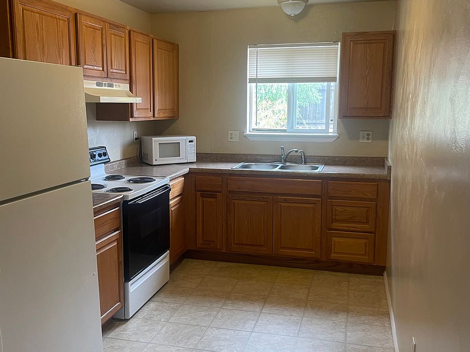 1st image of 1455 Hathaway Dr APT 1