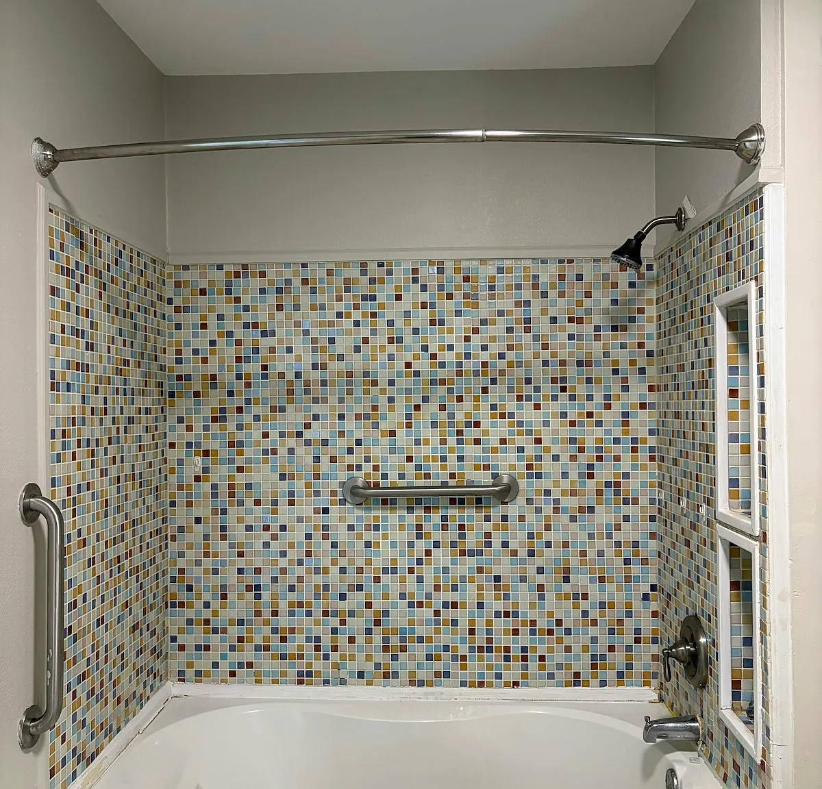 1680 Hofheinz Street — Photo 4