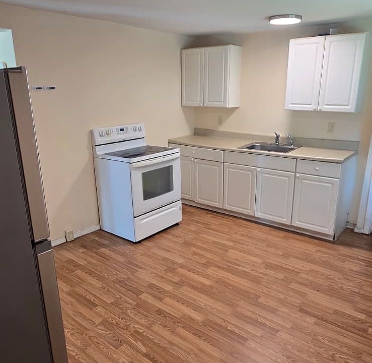 1st image of 300 N Hamilton St #2