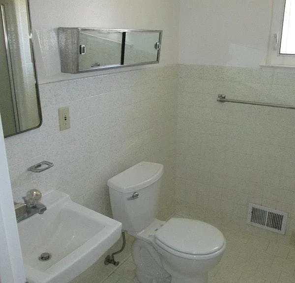 1288 Collins Ln — Photo 8