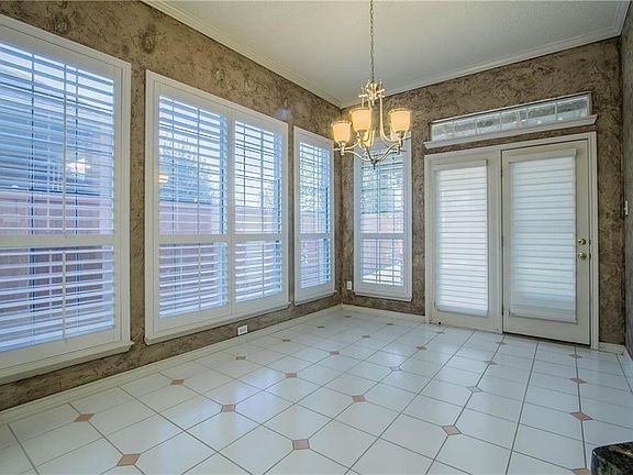 2nd image of 2305 Stennett Dr