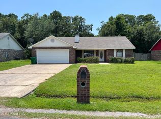 1135 Gum St, Ocean Springs, MS 39564