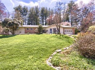 127 Pinehurst Dr, Hendersonville, NC 28792