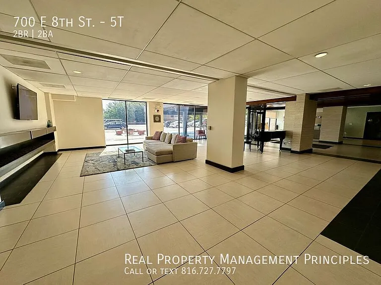 700 E 8th St #5T — Photo 15