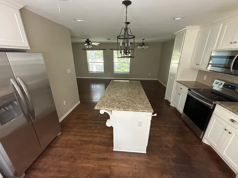 15 N College Ave — Photo 12