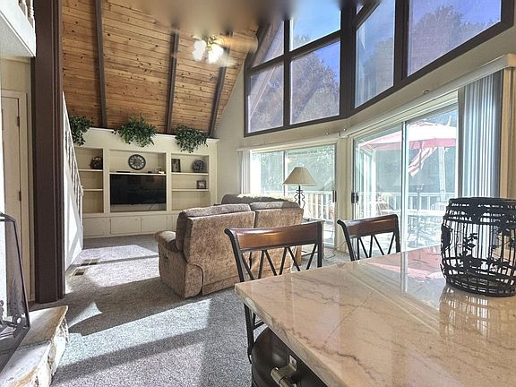 4th image of 37420 Limekiln Dr #B