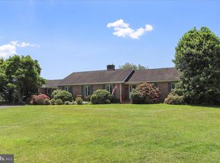 76 Windsor Dr, Charles Town, WV 25414