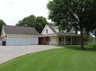 8201 Depalermo Rd, Dickinson, TX 77539