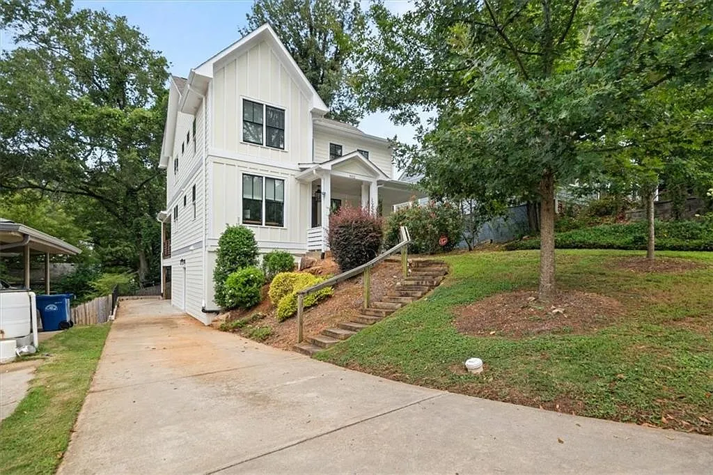 1 bed, 1.0 bath, 2834 sqft, $1,600 — Photo 1