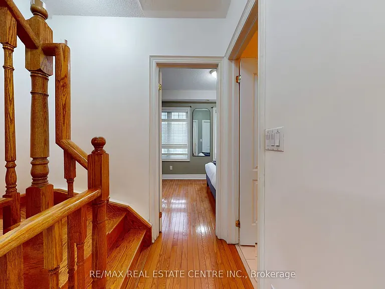 1376 Eglinton Ave W — Photo 12