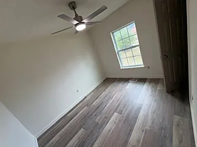515 W F St — Photo 9