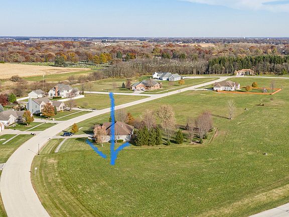 4th image of 965 Fox Trail Ln
