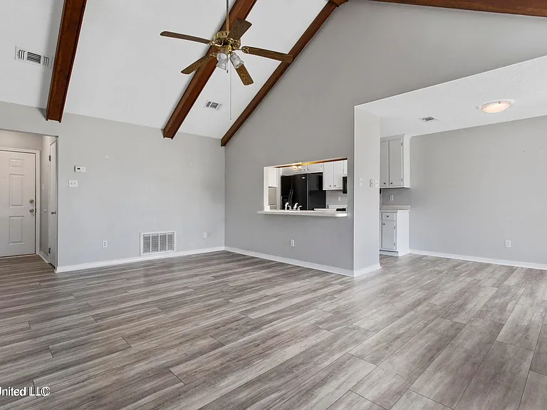 987 Bluff Rdg — Photo 8