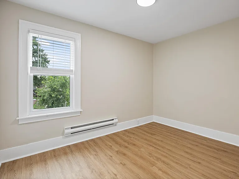 1358 Pierre Ave #UPPER — Photo 6