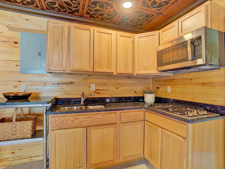 1505 W Garden St #2 — Photo 4