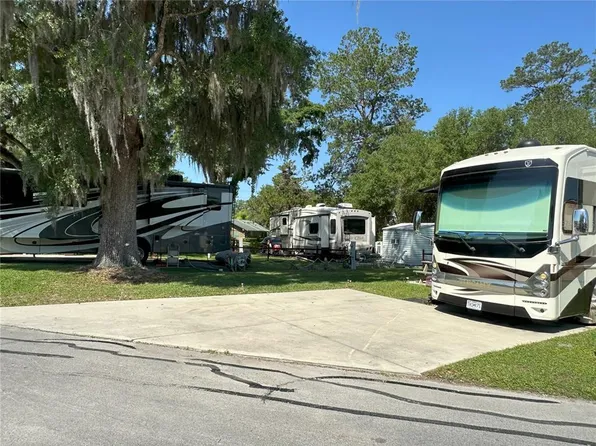 2830 NE 102nd Ct, Silver Springs, FL 34488