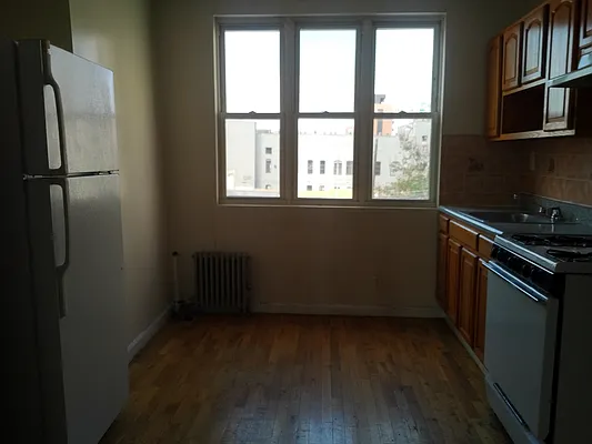 Rented by Metroperty Realty LLC | media 20